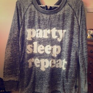 Longsleeve distressed grey shirt